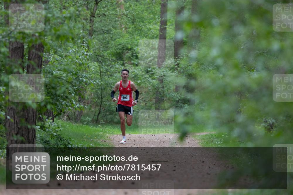04.05.2025 - 8. Wedeler Halbmarathon Michael Strokosch http://msf.ph/oto/7815457 04.05.2025 10:29:24 Laufen 993 meine-sportfotos.de
