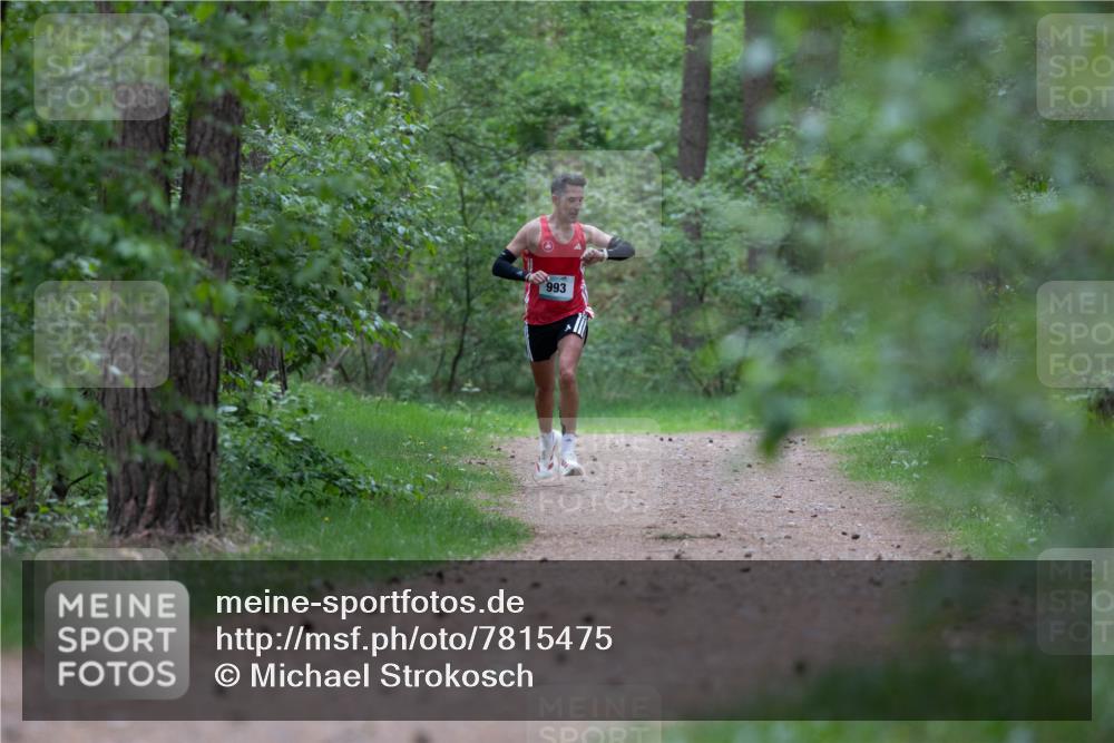 04.05.2025 - 8. Wedeler Halbmarathon Michael Strokosch http://msf.ph/oto/7815475 04.05.2025 10:29:25 Laufen  meine-sportfotos.de
