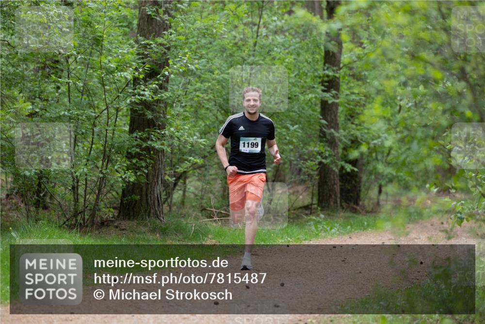 04.05.2025 - 8. Wedeler Halbmarathon Michael Strokosch http://msf.ph/oto/7815487 04.05.2025 10:29:30 Laufen 1199, 38 meine-sportfotos.de