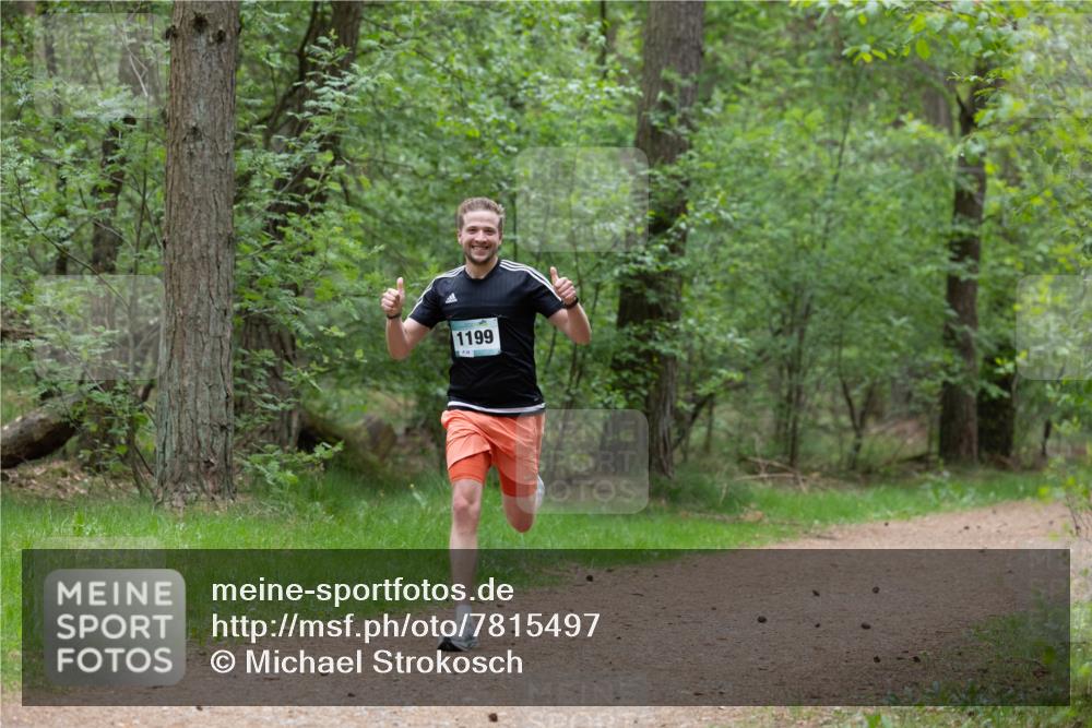 04.05.2025 - 8. Wedeler Halbmarathon Michael Strokosch http://msf.ph/oto/7815497 04.05.2025 10:29:32 Laufen 1199 meine-sportfotos.de