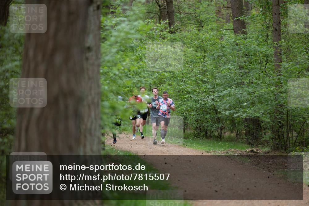 04.05.2025 - 8. Wedeler Halbmarathon Michael Strokosch http://msf.ph/oto/7815507 04.05.2025 10:30:46 Laufen 298, 27 meine-sportfotos.de