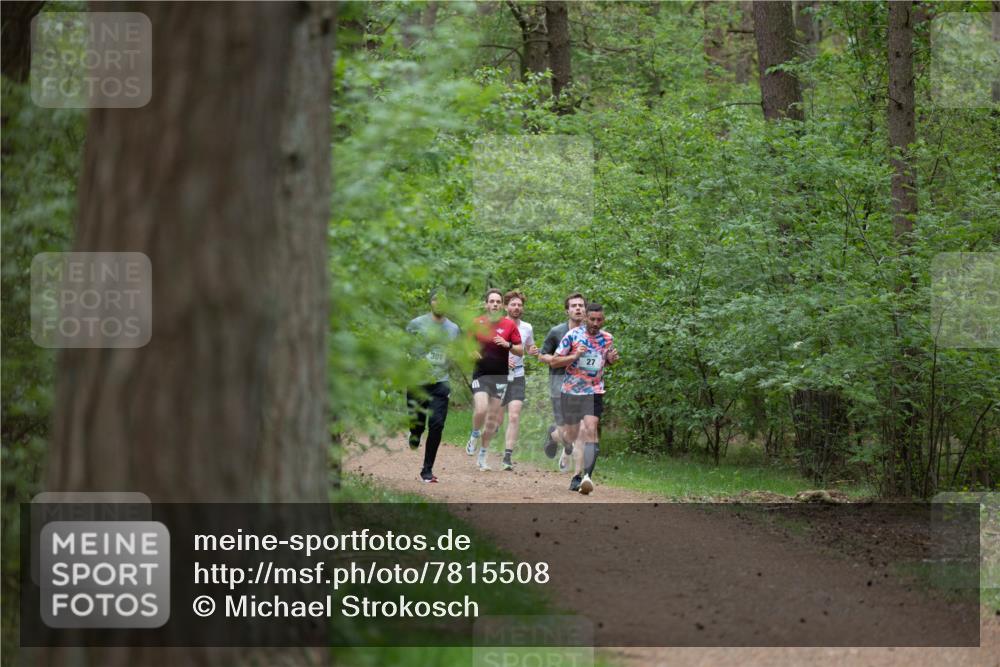 04.05.2025 - 8. Wedeler Halbmarathon Michael Strokosch http://msf.ph/oto/7815508 04.05.2025 10:30:47 Laufen 27 meine-sportfotos.de