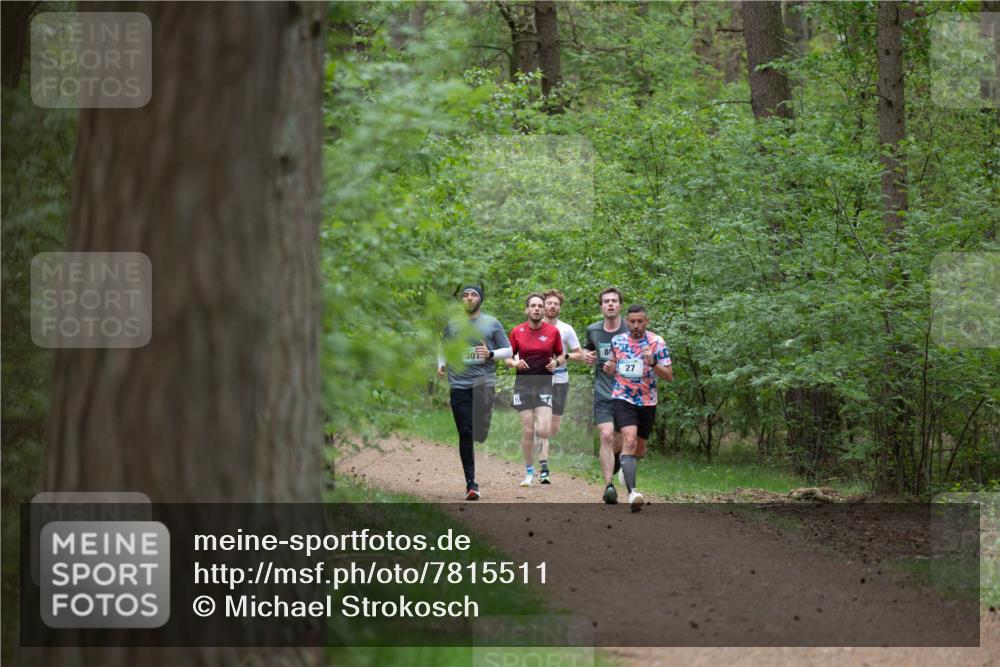 04.05.2025 - 8. Wedeler Halbmarathon Michael Strokosch http://msf.ph/oto/7815511 04.05.2025 10:30:48 Laufen 30, 27 meine-sportfotos.de