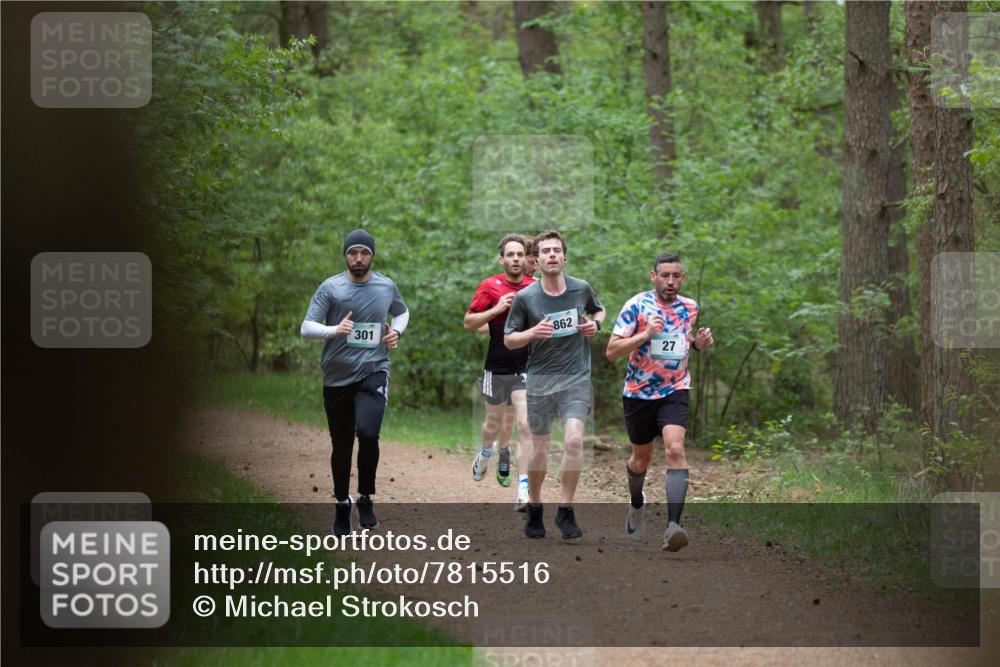 04.05.2025 - 8. Wedeler Halbmarathon Michael Strokosch http://msf.ph/oto/7815516 04.05.2025 10:30:52 Laufen 301, 862, 27 meine-sportfotos.de