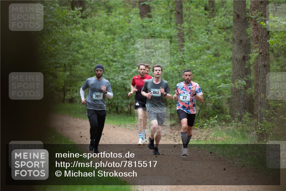 04.05.2025 - 8. Wedeler Halbmarathon Michael Strokosch http://msf.ph/oto/7815517 04.05.2025 10:30:52 Laufen 301, 862, 27 meine-sportfotos.de
