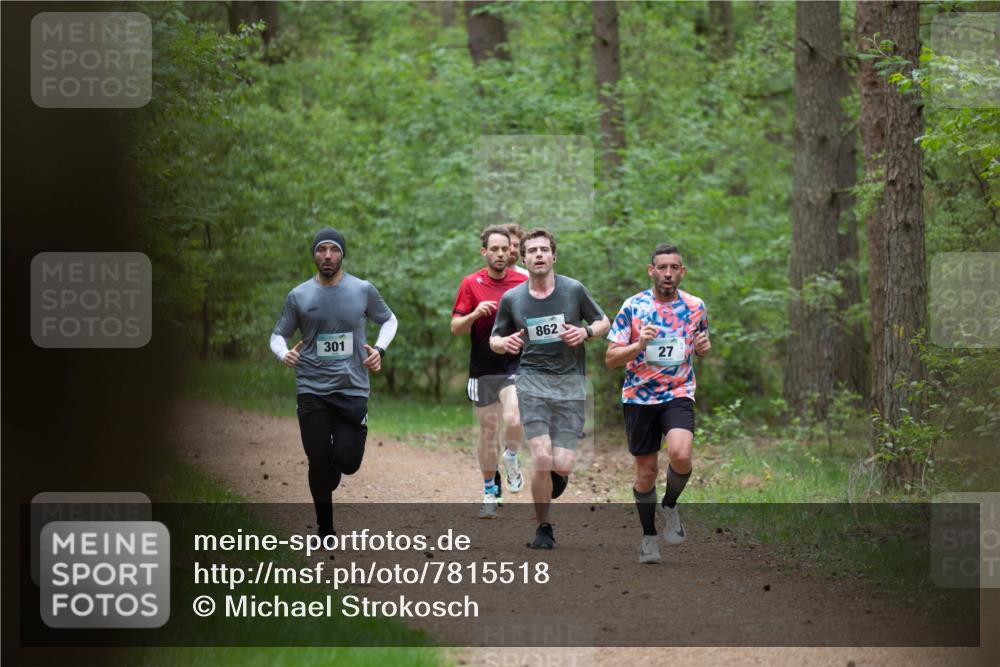 04.05.2025 - 8. Wedeler Halbmarathon Michael Strokosch http://msf.ph/oto/7815518 04.05.2025 10:30:52 Laufen 301, 862, 27 meine-sportfotos.de