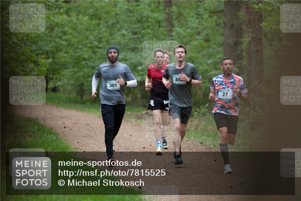 04.05.2025 - 8. Wedeler Halbmarathon Michael Strokosch http://msf.ph/oto/7815525 04.05.2025 10:30:54 Laufen 86, 301, 27 meine-sportfotos.de
