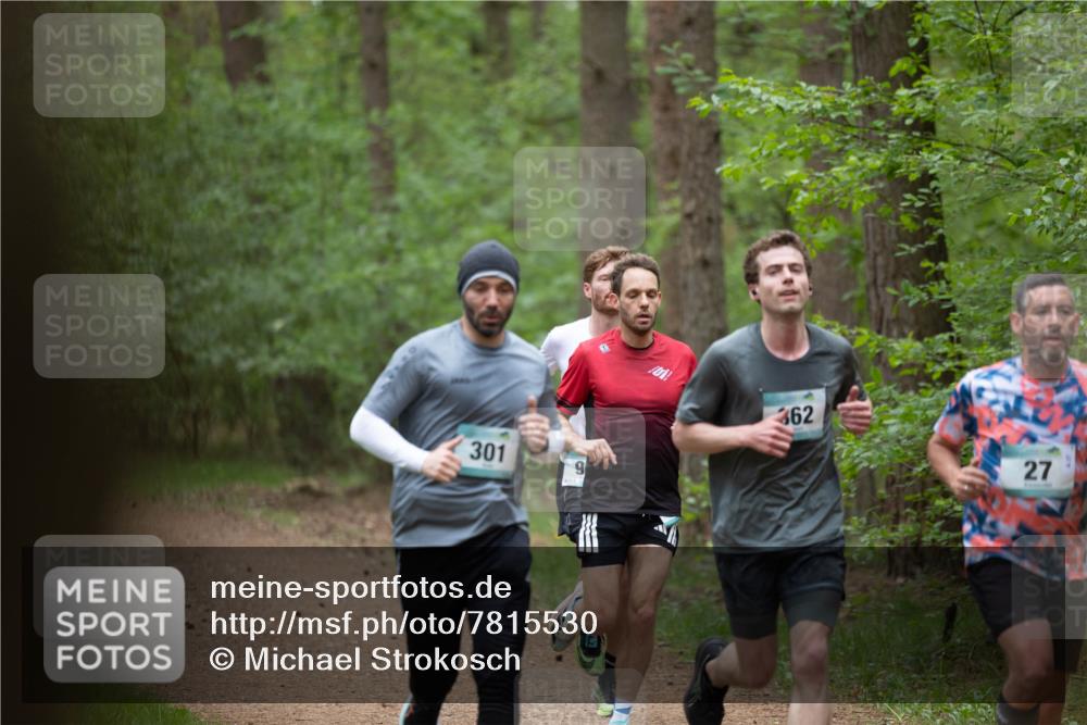 04.05.2025 - 8. Wedeler Halbmarathon Michael Strokosch http://msf.ph/oto/7815530 04.05.2025 10:30:56 Laufen 301, 362, 27 meine-sportfotos.de