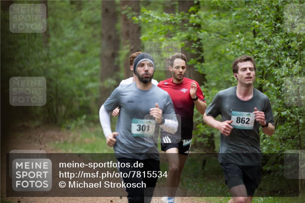 04.05.2025 - 8. Wedeler Halbmarathon Michael Strokosch http://msf.ph/oto/7815534 04.05.2025 10:30:56 Laufen 301, 862 meine-sportfotos.de