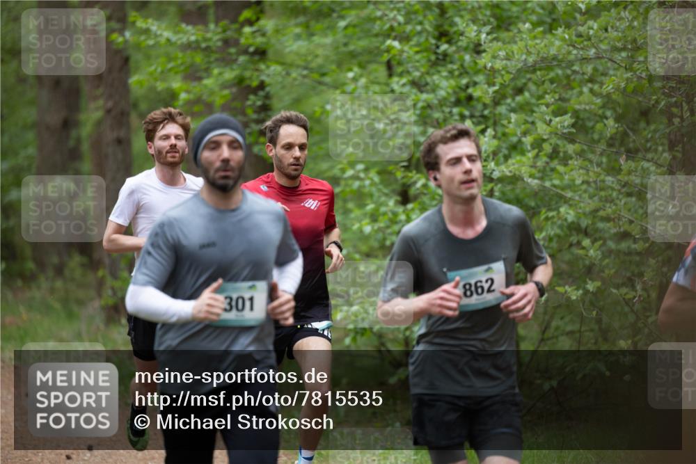 04.05.2025 - 8. Wedeler Halbmarathon Michael Strokosch http://msf.ph/oto/7815535 04.05.2025 10:30:57 Laufen 301, 862 meine-sportfotos.de