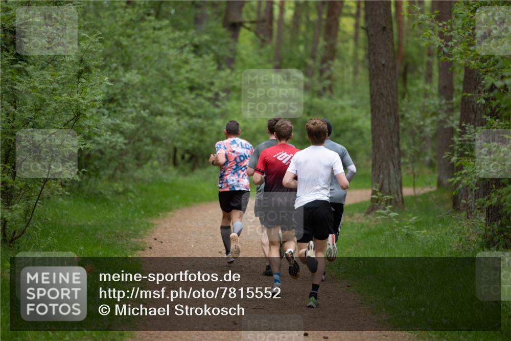 04.05.2025 - 8. Wedeler Halbmarathon Michael Strokosch http://msf.ph/oto/7815552 04.05.2025 10:31:08 Laufen  meine-sportfotos.de