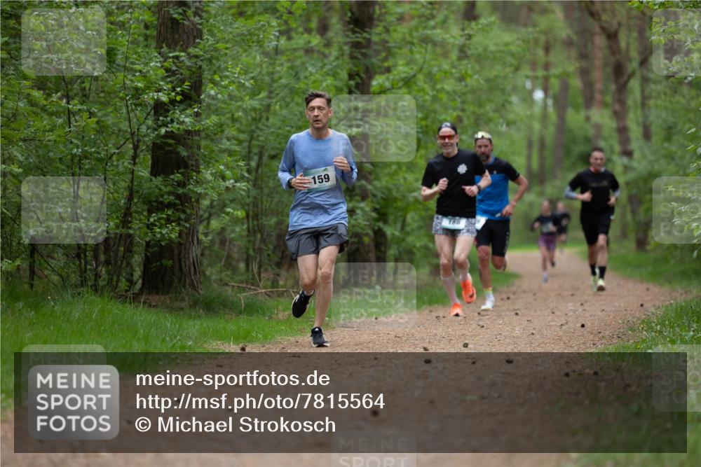 04.05.2025 - 8. Wedeler Halbmarathon Michael Strokosch http://msf.ph/oto/7815564 04.05.2025 10:31:20 Laufen 159, 186 meine-sportfotos.de