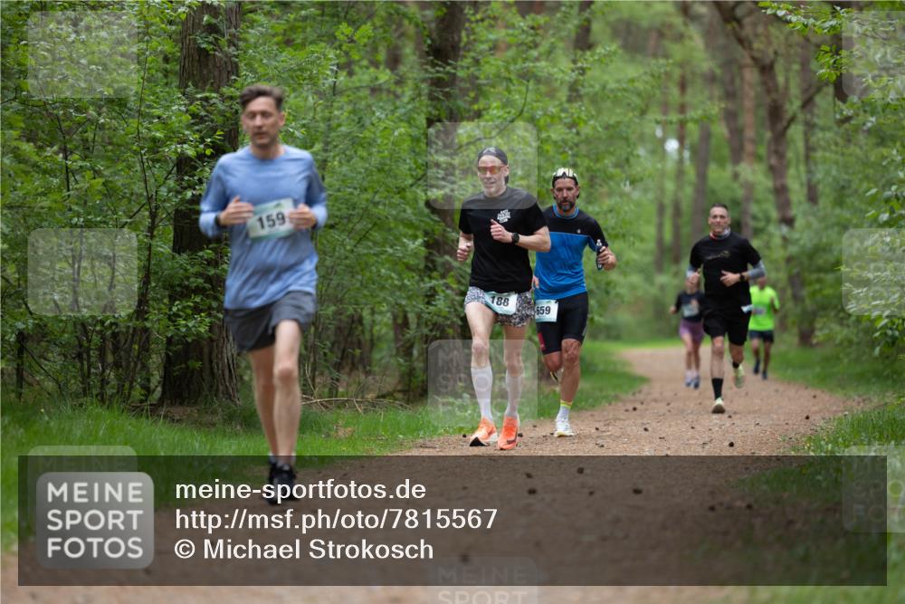 04.05.2025 - 8. Wedeler Halbmarathon Michael Strokosch http://msf.ph/oto/7815567 04.05.2025 10:31:21 Laufen 159, 188, 659 meine-sportfotos.de