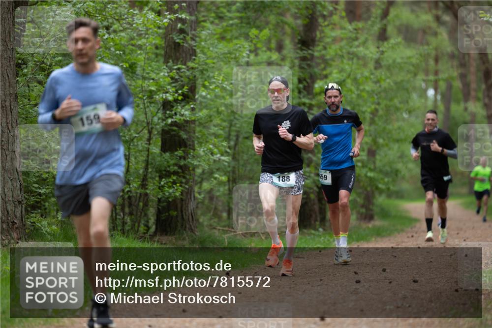 04.05.2025 - 8. Wedeler Halbmarathon Michael Strokosch http://msf.ph/oto/7815572 04.05.2025 10:31:23 Laufen 159, 188, 659 meine-sportfotos.de