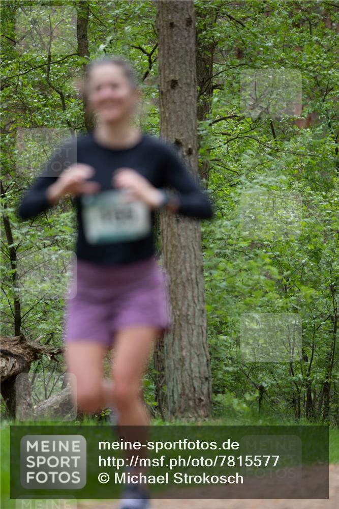 04.05.2025 - 8. Wedeler Halbmarathon Michael Strokosch http://msf.ph/oto/7815577 04.05.2025 10:31:34 Laufen  meine-sportfotos.de