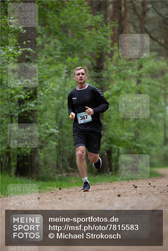 04.05.2025 - 8. Wedeler Halbmarathon Michael Strokosch http://msf.ph/oto/7815583 04.05.2025 10:31:46 Laufen 367, 889 meine-sportfotos.de