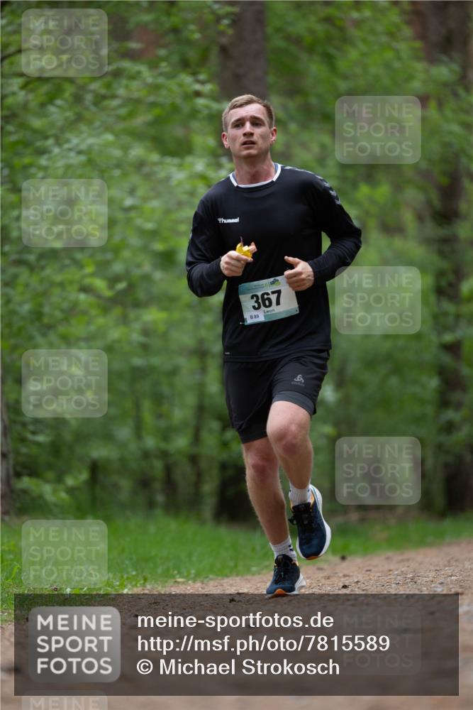 04.05.2025 - 8. Wedeler Halbmarathon Michael Strokosch http://msf.ph/oto/7815589 04.05.2025 10:31:48 Laufen 367, 89 meine-sportfotos.de