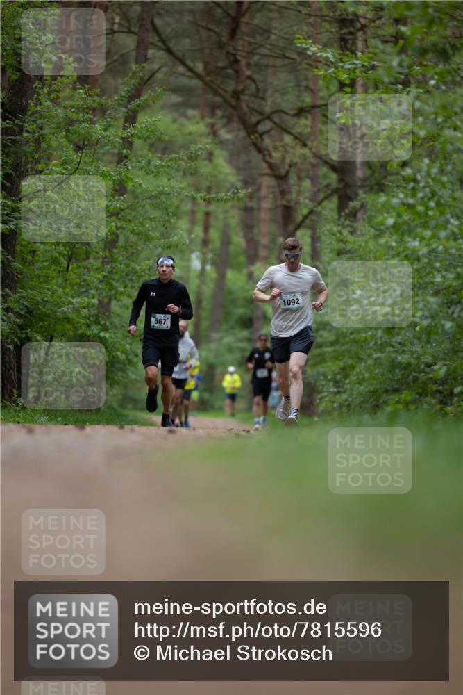 04.05.2025 - 8. Wedeler Halbmarathon Michael Strokosch http://msf.ph/oto/7815596 04.05.2025 10:32:08 Laufen 567, 1092 meine-sportfotos.de