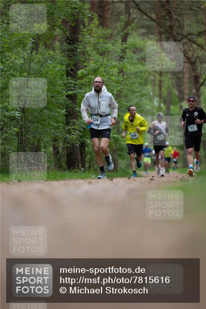 04.05.2025 - 8. Wedeler Halbmarathon Michael Strokosch http://msf.ph/oto/7815616 04.05.2025 10:32:17 Laufen 1128, 508, 77 meine-sportfotos.de