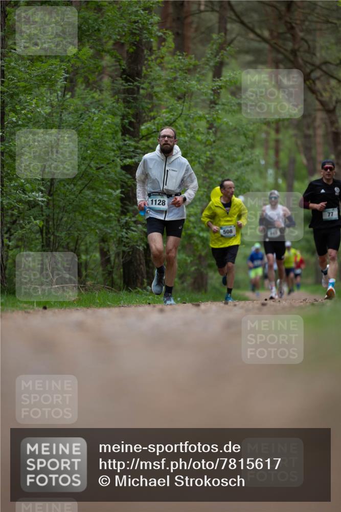 04.05.2025 - 8. Wedeler Halbmarathon Michael Strokosch http://msf.ph/oto/7815617 04.05.2025 10:32:17 Laufen 1128, 508, 77 meine-sportfotos.de