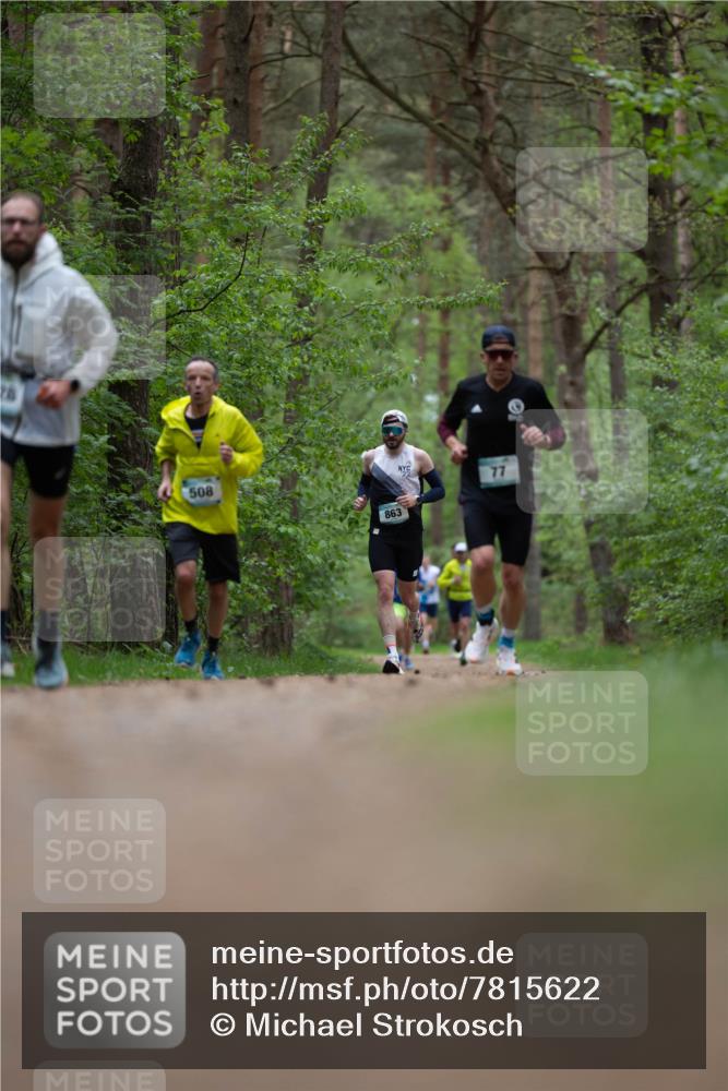 04.05.2025 - 8. Wedeler Halbmarathon Michael Strokosch http://msf.ph/oto/7815622 04.05.2025 10:32:18 Laufen 508, 863, 77 meine-sportfotos.de