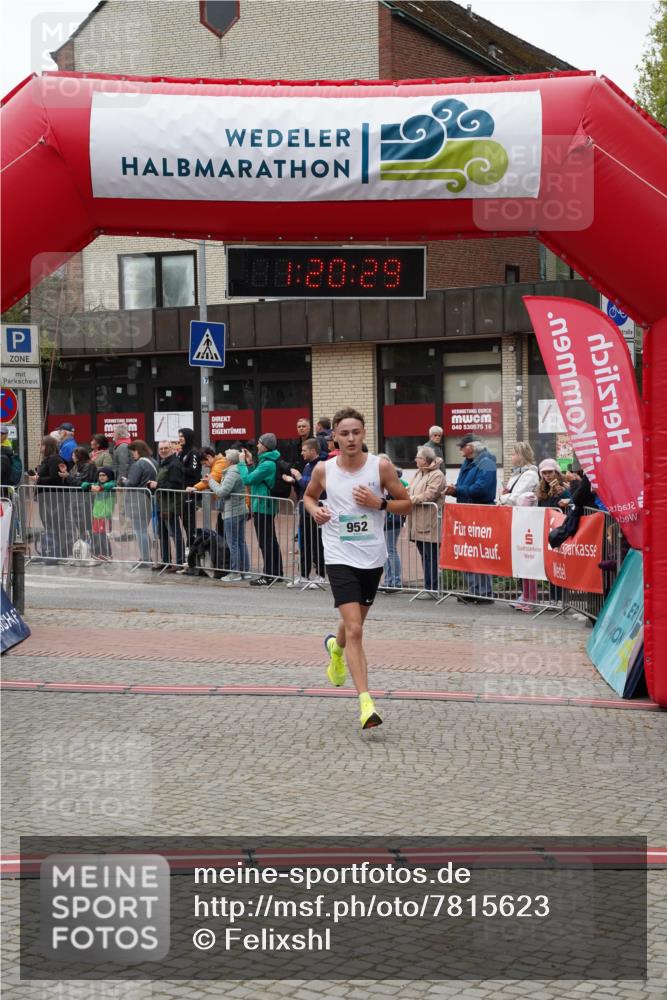 04.05.2025 - 8. Wedeler Halbmarathon Felixshl http://msf.ph/oto/7815623 04.05.2025 11:20:27 Ziel 952 meine-sportfotos.de
