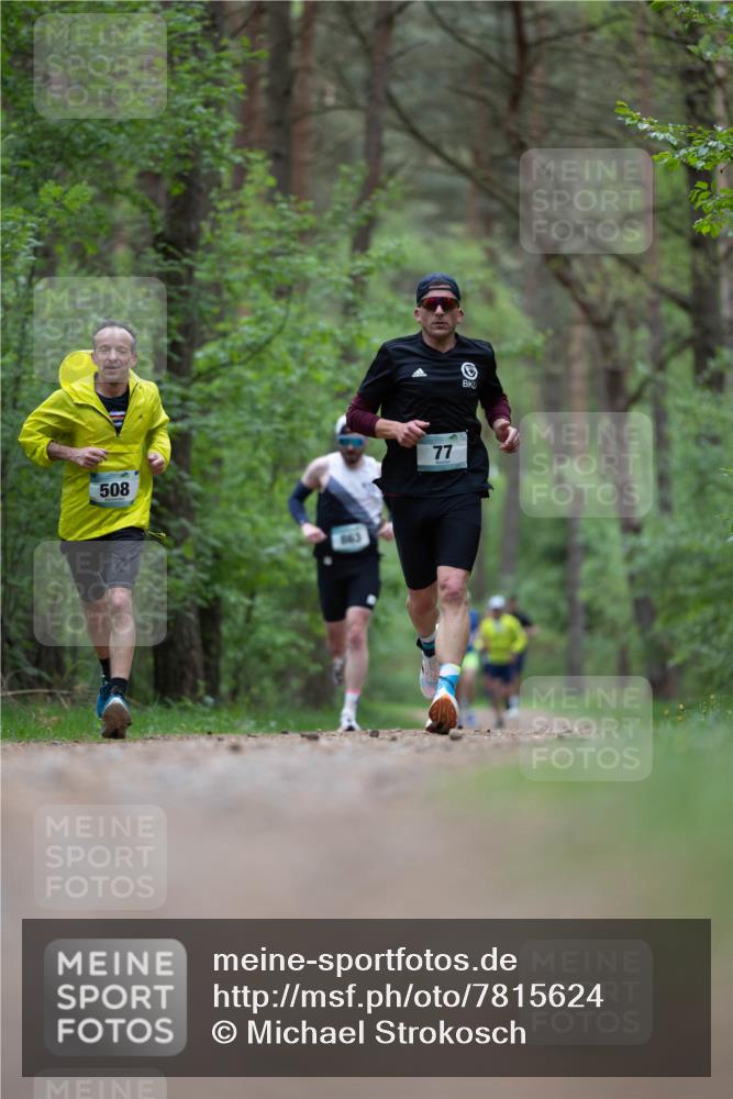 04.05.2025 - 8. Wedeler Halbmarathon Michael Strokosch http://msf.ph/oto/7815624 04.05.2025 10:32:20 Laufen 508, 77 meine-sportfotos.de