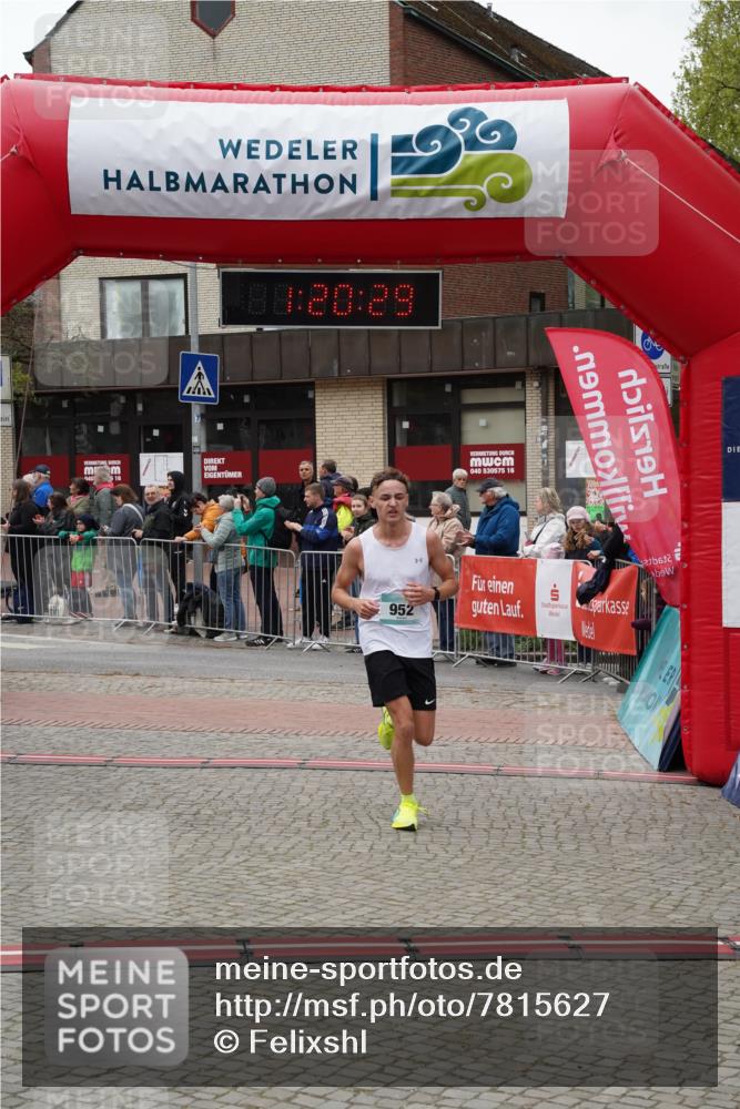 04.05.2025 - 8. Wedeler Halbmarathon Felixshl http://msf.ph/oto/7815627 04.05.2025 11:20:27 Ziel 952 meine-sportfotos.de