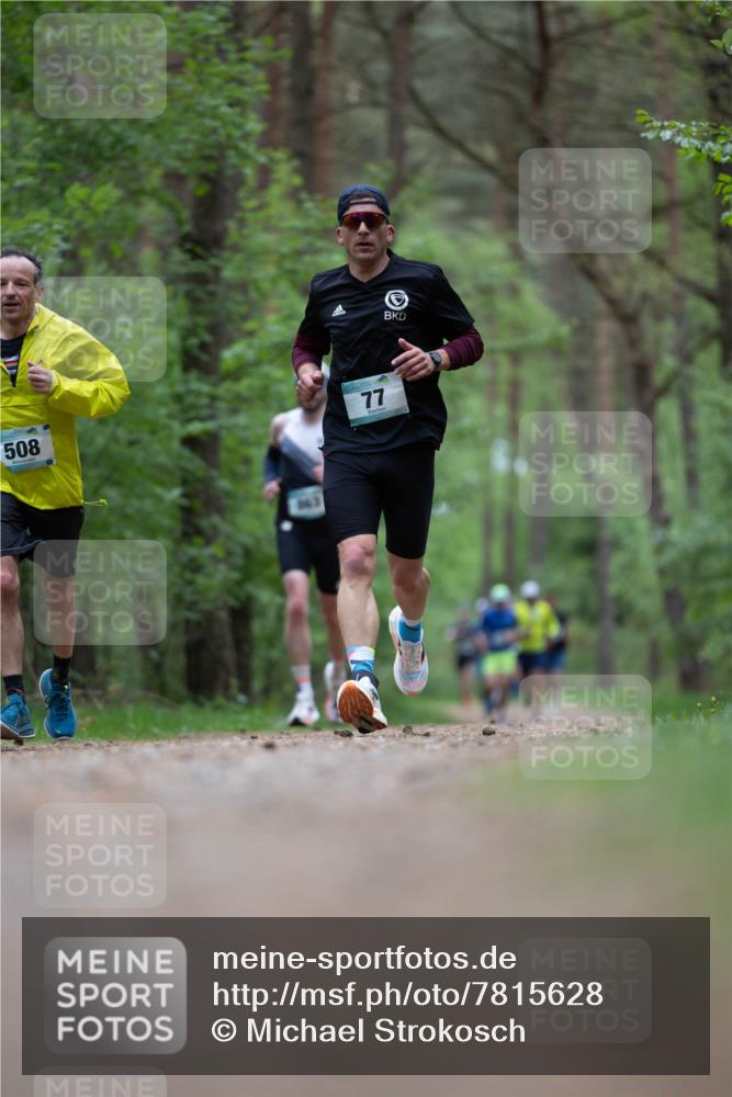 04.05.2025 - 8. Wedeler Halbmarathon Michael Strokosch http://msf.ph/oto/7815628 04.05.2025 10:32:21 Laufen 508, 1163, 77 meine-sportfotos.de