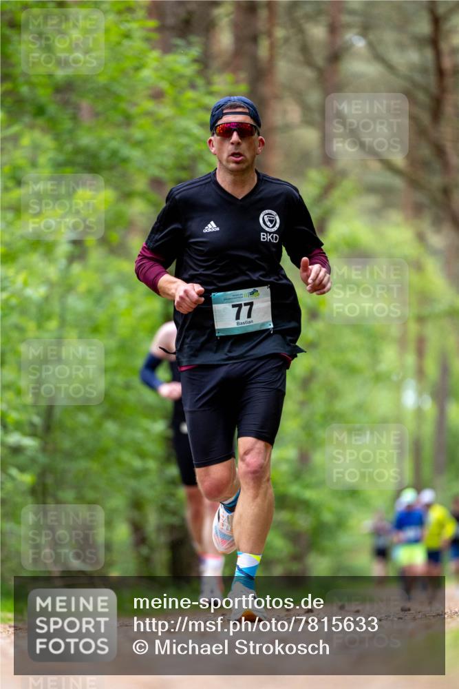 04.05.2025 - 8. Wedeler Halbmarathon Michael Strokosch http://msf.ph/oto/7815633 04.05.2025 10:32:22 Laufen 77 meine-sportfotos.de