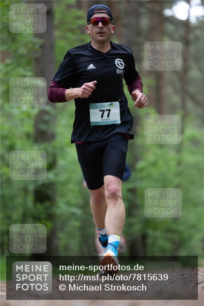 04.05.2025 - 8. Wedeler Halbmarathon Michael Strokosch http://msf.ph/oto/7815639 04.05.2025 10:32:24 Laufen 77 meine-sportfotos.de