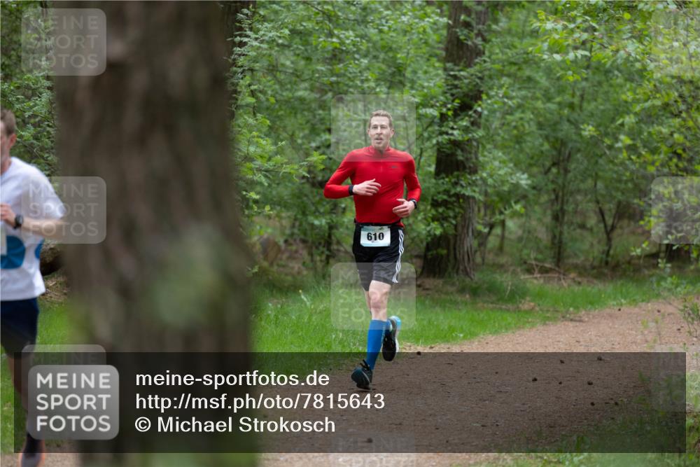 04.05.2025 - 8. Wedeler Halbmarathon Michael Strokosch http://msf.ph/oto/7815643 04.05.2025 10:32:45 Laufen 610 meine-sportfotos.de