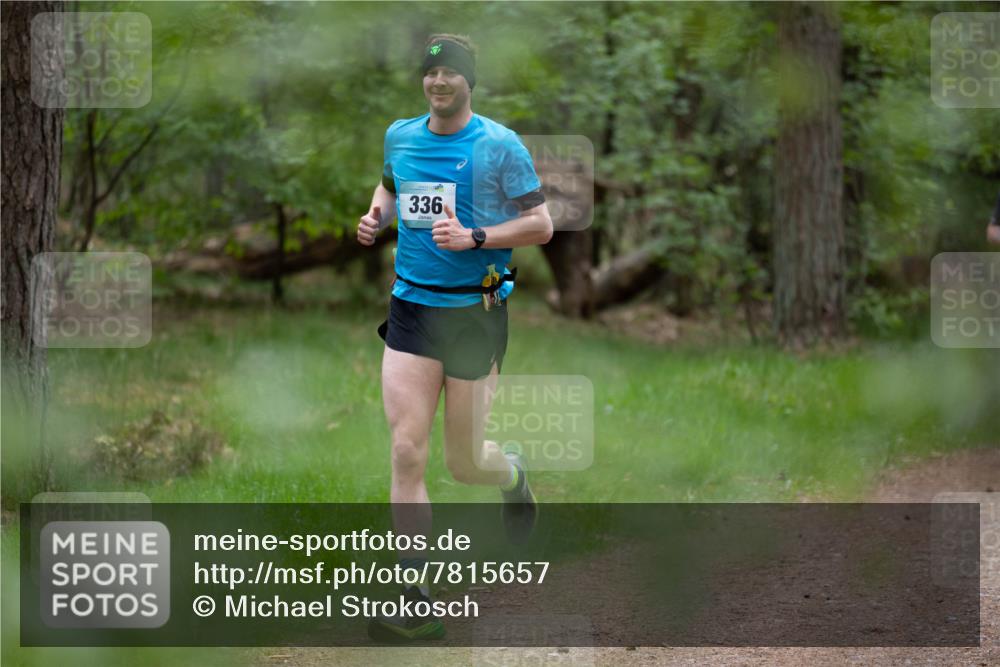 04.05.2025 - 8. Wedeler Halbmarathon Michael Strokosch http://msf.ph/oto/7815657 04.05.2025 10:32:57 Laufen 336 meine-sportfotos.de