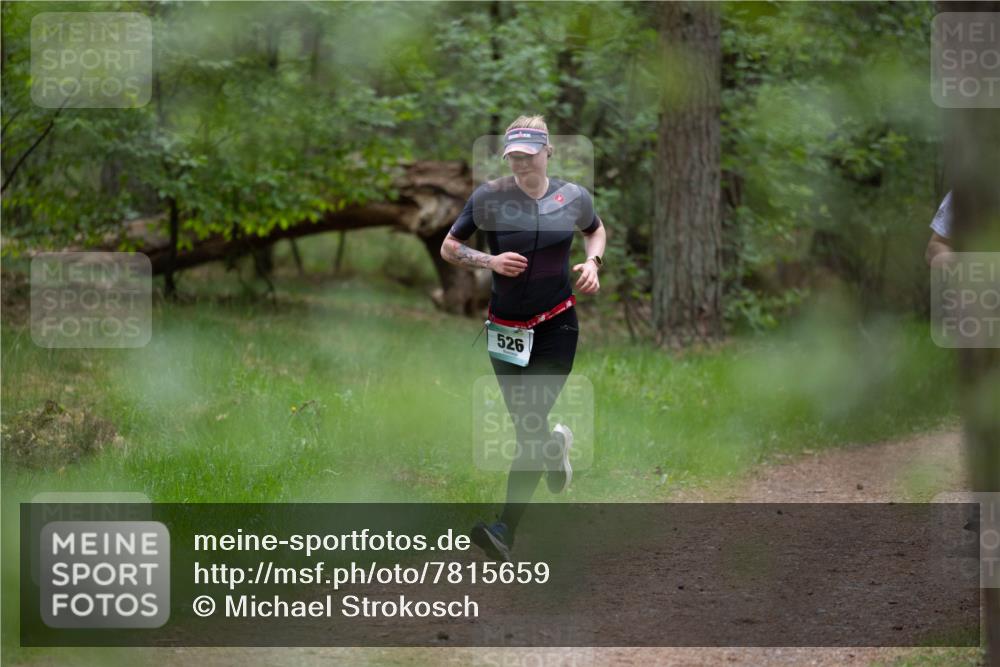 04.05.2025 - 8. Wedeler Halbmarathon Michael Strokosch http://msf.ph/oto/7815659 04.05.2025 10:32:59 Laufen 526 meine-sportfotos.de
