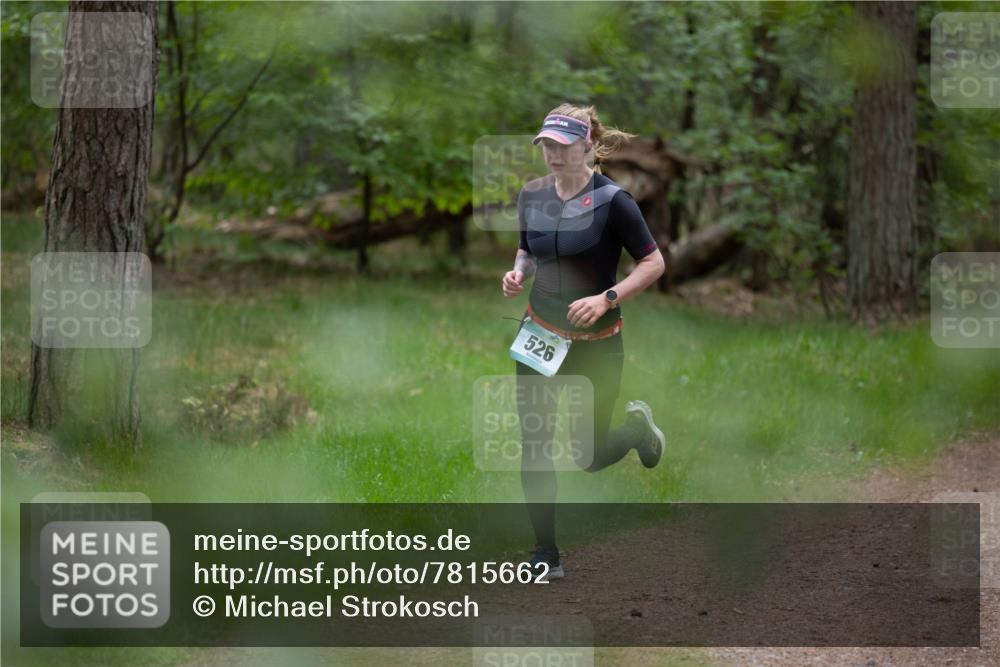 04.05.2025 - 8. Wedeler Halbmarathon Michael Strokosch http://msf.ph/oto/7815662 04.05.2025 10:32:59 Laufen 526 meine-sportfotos.de