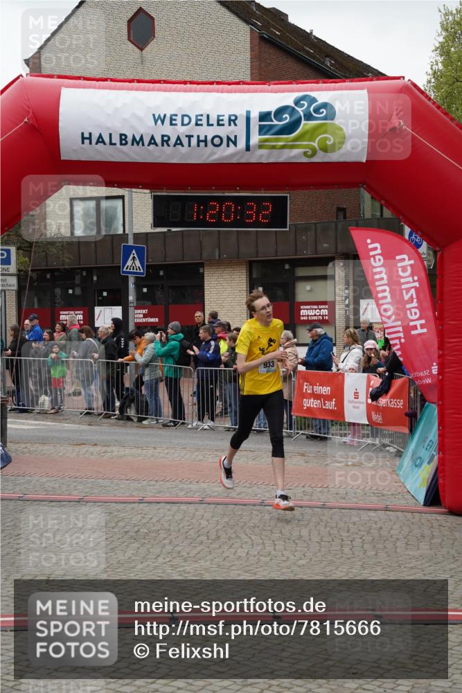 04.05.2025 - 8. Wedeler Halbmarathon Felixshl http://msf.ph/oto/7815666 04.05.2025 11:20:30 Ziel 933, 952 meine-sportfotos.de