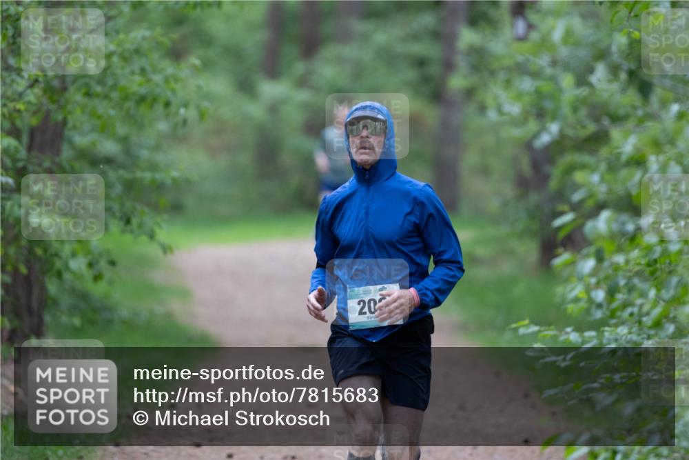 04.05.2025 - 8. Wedeler Halbmarathon Michael Strokosch http://msf.ph/oto/7815683 04.05.2025 10:34:12 Laufen 20 meine-sportfotos.de