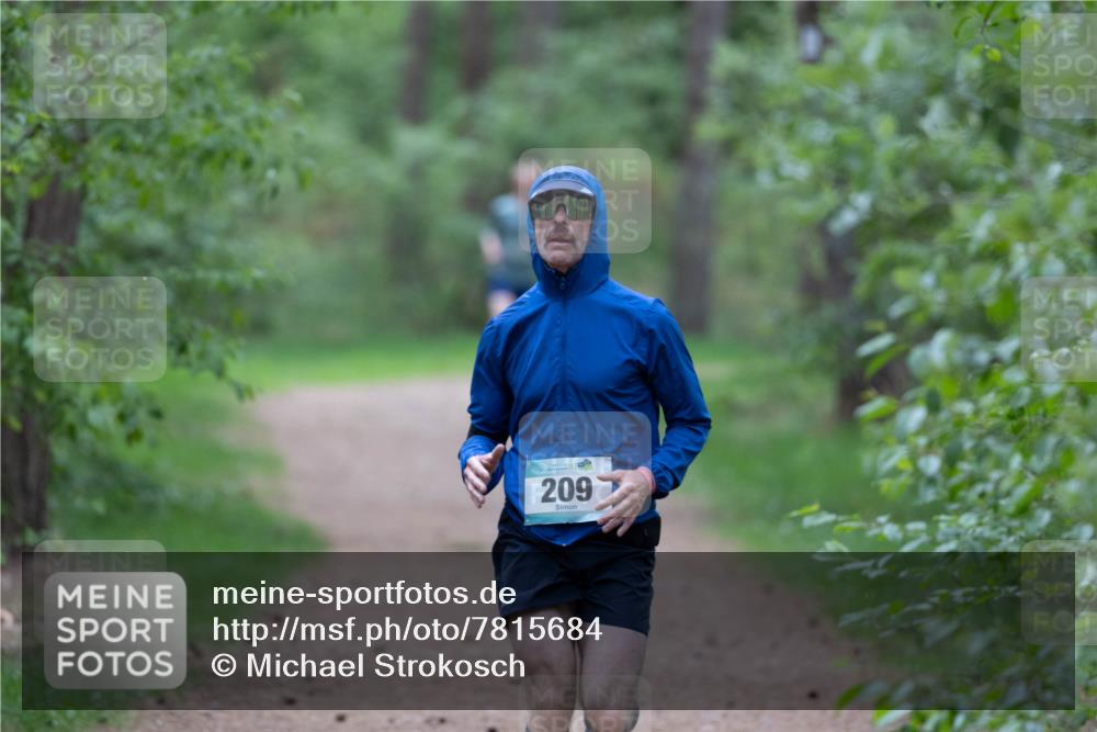 04.05.2025 - 8. Wedeler Halbmarathon Michael Strokosch http://msf.ph/oto/7815684 04.05.2025 10:34:12 Laufen 209 meine-sportfotos.de