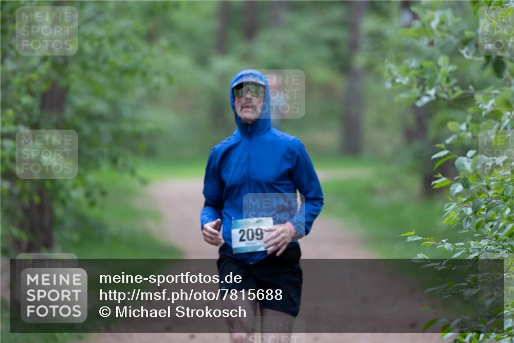 04.05.2025 - 8. Wedeler Halbmarathon Michael Strokosch http://msf.ph/oto/7815688 04.05.2025 10:34:13 Laufen 209 meine-sportfotos.de