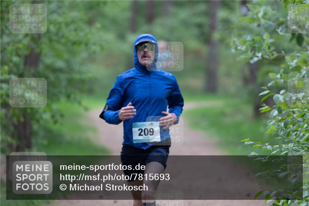 04.05.2025 - 8. Wedeler Halbmarathon Michael Strokosch http://msf.ph/oto/7815693 04.05.2025 10:34:13 Laufen 209 meine-sportfotos.de