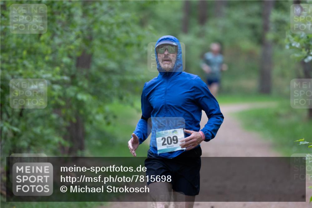 04.05.2025 - 8. Wedeler Halbmarathon Michael Strokosch http://msf.ph/oto/7815698 04.05.2025 10:34:13 Laufen 856, 209 meine-sportfotos.de