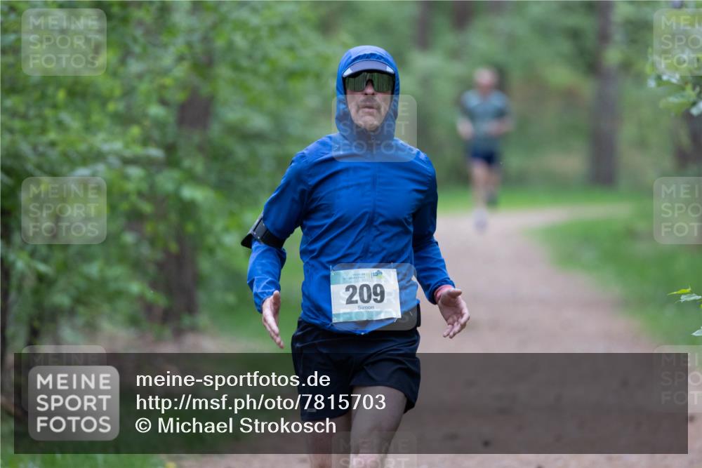 04.05.2025 - 8. Wedeler Halbmarathon Michael Strokosch http://msf.ph/oto/7815703 04.05.2025 10:34:14 Laufen 209 meine-sportfotos.de