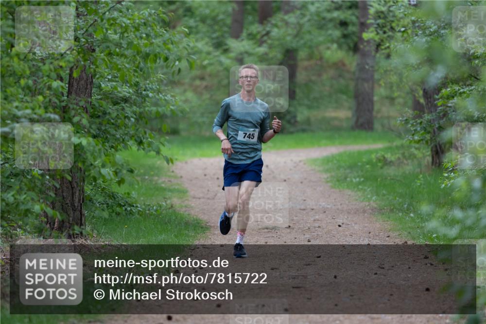 04.05.2025 - 8. Wedeler Halbmarathon Michael Strokosch http://msf.ph/oto/7815722 04.05.2025 10:34:27 Laufen 745 meine-sportfotos.de