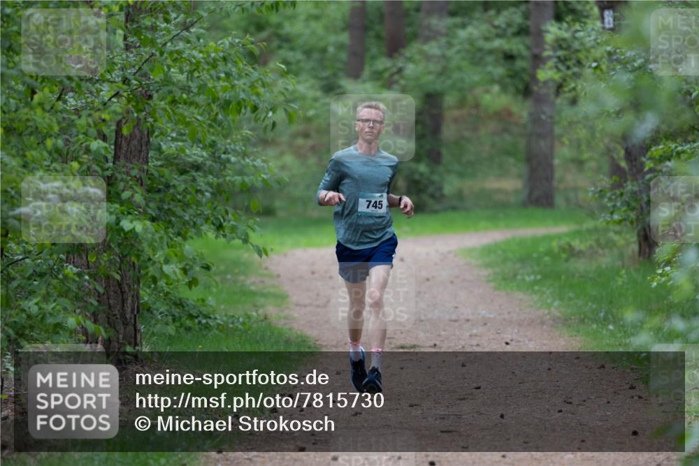 04.05.2025 - 8. Wedeler Halbmarathon Michael Strokosch http://msf.ph/oto/7815730 04.05.2025 10:34:28 Laufen 745 meine-sportfotos.de