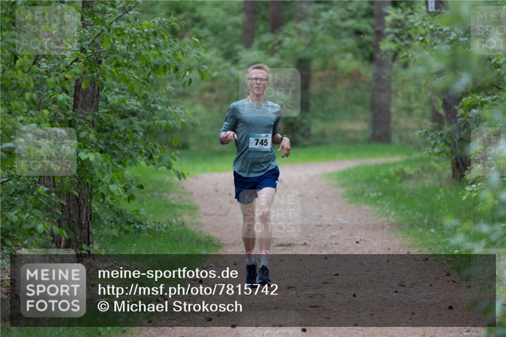 04.05.2025 - 8. Wedeler Halbmarathon Michael Strokosch http://msf.ph/oto/7815742 04.05.2025 10:34:29 Laufen 745 meine-sportfotos.de