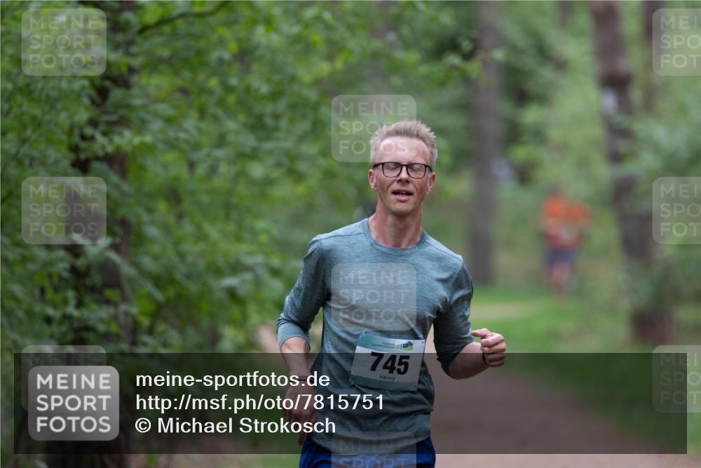 04.05.2025 - 8. Wedeler Halbmarathon Michael Strokosch http://msf.ph/oto/7815751 04.05.2025 10:34:37 Laufen 136, 745 meine-sportfotos.de