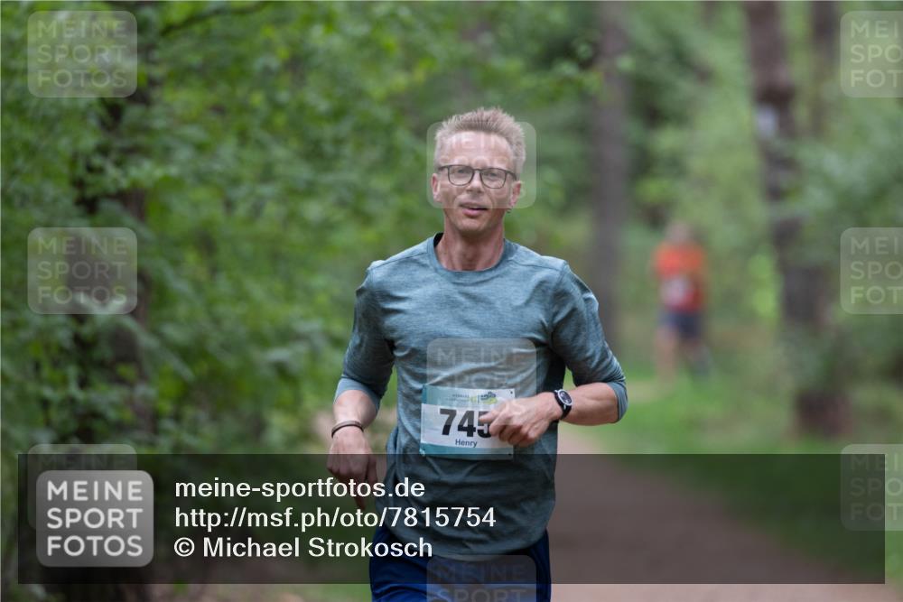 04.05.2025 - 8. Wedeler Halbmarathon Michael Strokosch http://msf.ph/oto/7815754 04.05.2025 10:34:37 Laufen 56, 745 meine-sportfotos.de