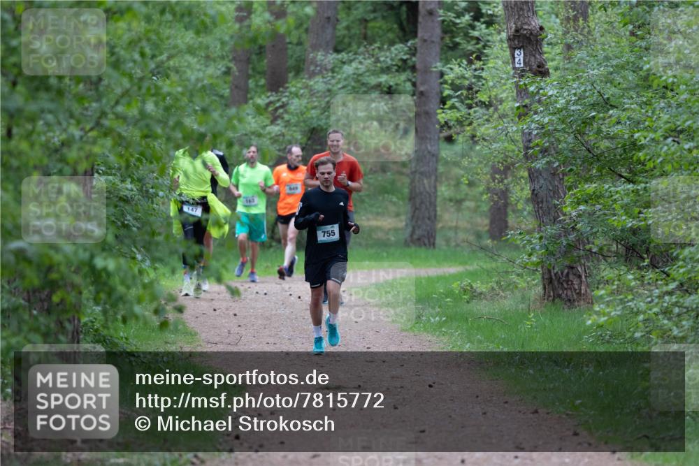 04.05.2025 - 8. Wedeler Halbmarathon Michael Strokosch http://msf.ph/oto/7815772 04.05.2025 10:34:46 Laufen 147, 163, 755, 34 meine-sportfotos.de