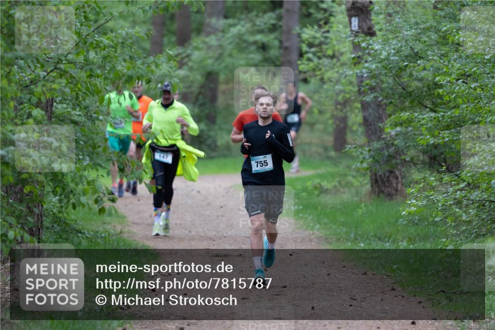 04.05.2025 - 8. Wedeler Halbmarathon Michael Strokosch http://msf.ph/oto/7815787 04.05.2025 10:34:52 Laufen 147, 755 meine-sportfotos.de