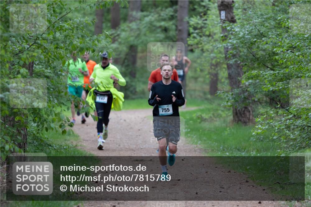 04.05.2025 - 8. Wedeler Halbmarathon Michael Strokosch http://msf.ph/oto/7815789 04.05.2025 10:34:53 Laufen 147, 755 meine-sportfotos.de